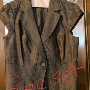 Grey short sleeve jacket, pencil skirt and tie belt, business professional